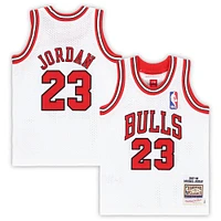 Maillot authentique Mitchell & Ness Michael Jordan Chicago Bulls blanc 1997/98 Hardwood Classics