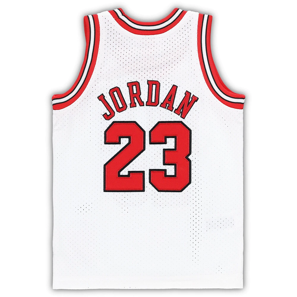 Maillot authentique Mitchell & Ness Michael Jordan Chicago Bulls blanc 1997/98 Hardwood Classics