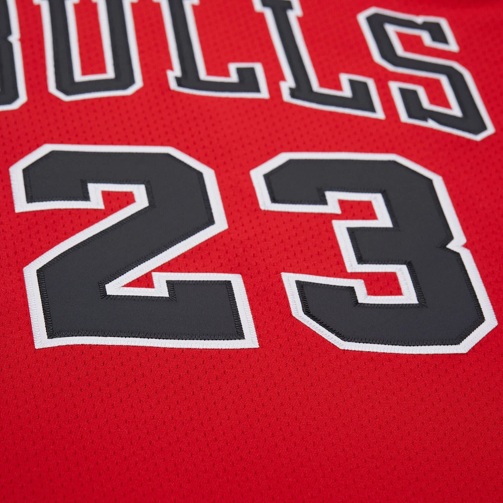 Maillot authentique rétro Mitchell & Ness Michael Jordan rouge des Chicago Bulls 1996/97 pour homme