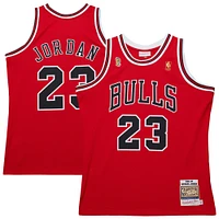 Maillot authentique rétro Mitchell & Ness Michael Jordan rouge des Chicago Bulls 1996/97 pour homme