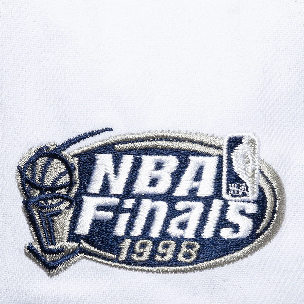Casquette ajustable Mitchell & Ness pour homme, blanche/bleu marine, Chicago Bulls Graffiti Core Pro Crown