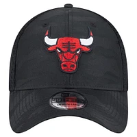 Casquette New Era noire Chicago Bulls Subtle Camo 39THIRTY Flex pour homme