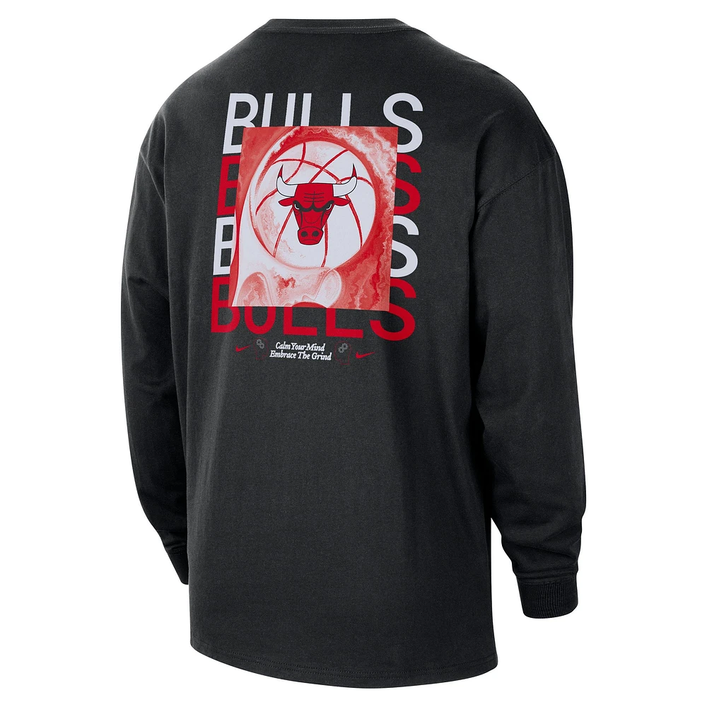 Men's Nike Black Chicago Bulls Courtside Oversized Long Sleeve T-Shirt