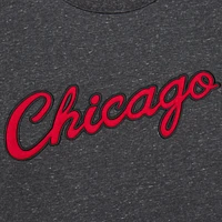 Sweat-shirt délavé à la neige pour homme de collection Blackout Hardwood Classics des Chicago Bulls