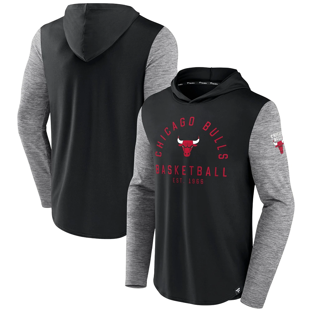 Men's Fanatics Black/Heathered Charcoal Chicago Bulls Deep Rotation Performance - Pullover Hoodie