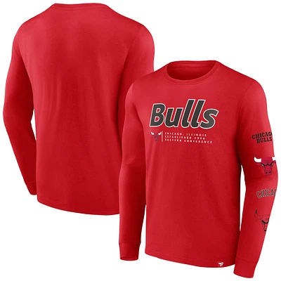 T-shirt à manches longues Fanatics Red Chicago Bulls Baseline pour hommes