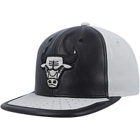 Casquette Snapback Day One des Chicago Bulls Mitchell & Ness noir/gris pour hommes