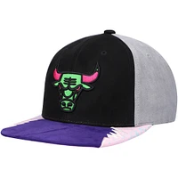 Men's Mitchell & Ness Black Chicago Bulls Day Snapback Hat