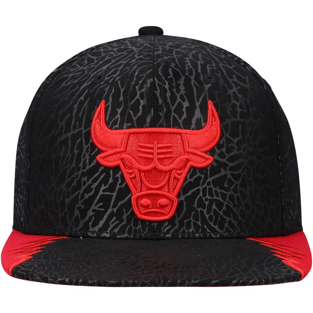 Men's Mitchell & Ness Black Chicago Bulls Day One Snapback Hat