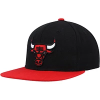 Casquette Snapback Chicago Bulls Side Core 2.0 Mitchell & Ness pour homme, noir/rouge