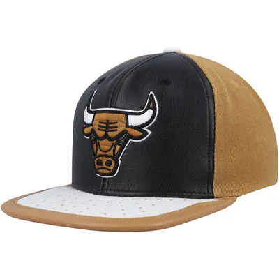 Men's Mitchell & Ness Black/Tan Chicago Bulls Day One Snapback Hat