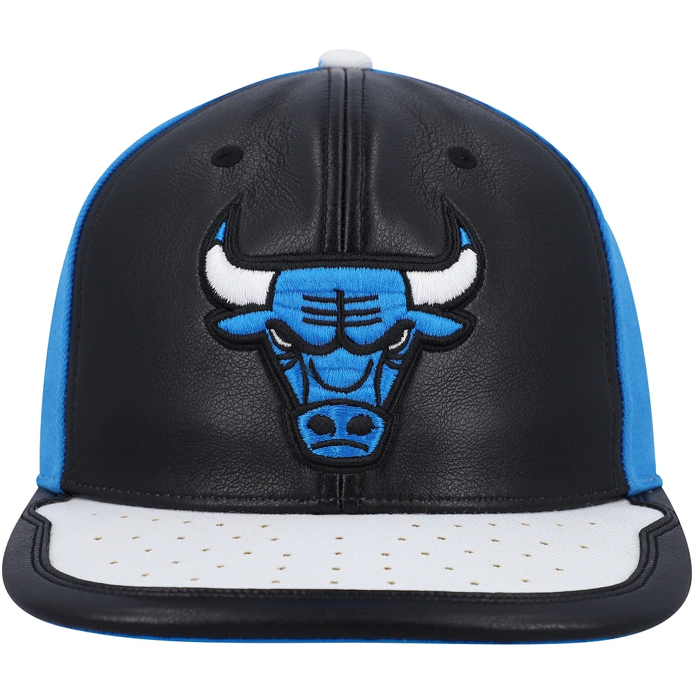 Casquette Snapback Day One des Chicago Bulls Mitchell & Ness noir/blanc pour hommes