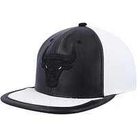 Men's Mitchell & Ness Black/White Chicago Bulls NBA Day One Snapback Hat