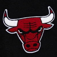 Veste universitaire à boutons-pression intégrale Mitchell & Ness Chicago Bulls Hardwood Classics Blackout Collection pour homme