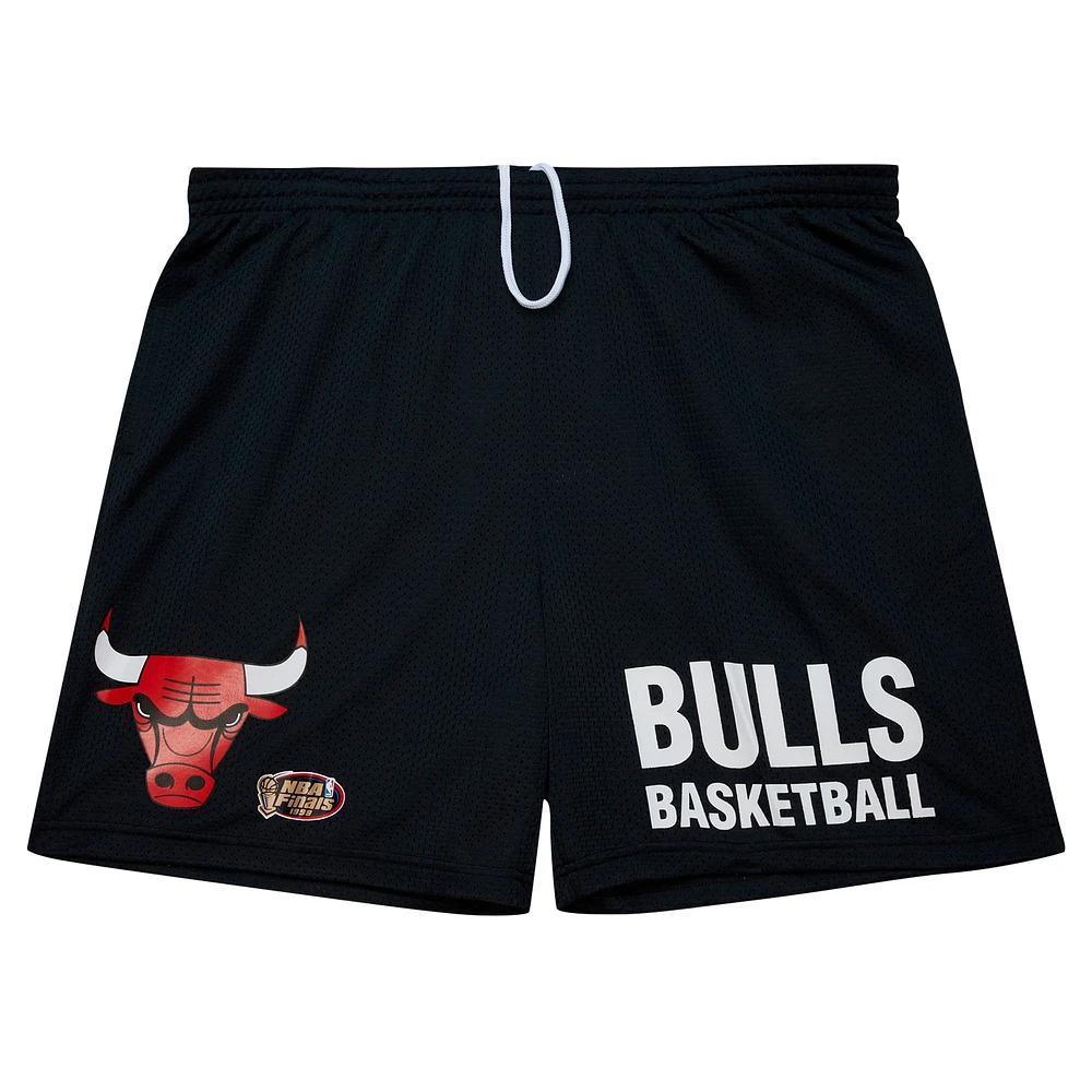 Men's Mitchell & Ness Black Chicago Bulls Hardwood Classics Gameday Mesh Shorts