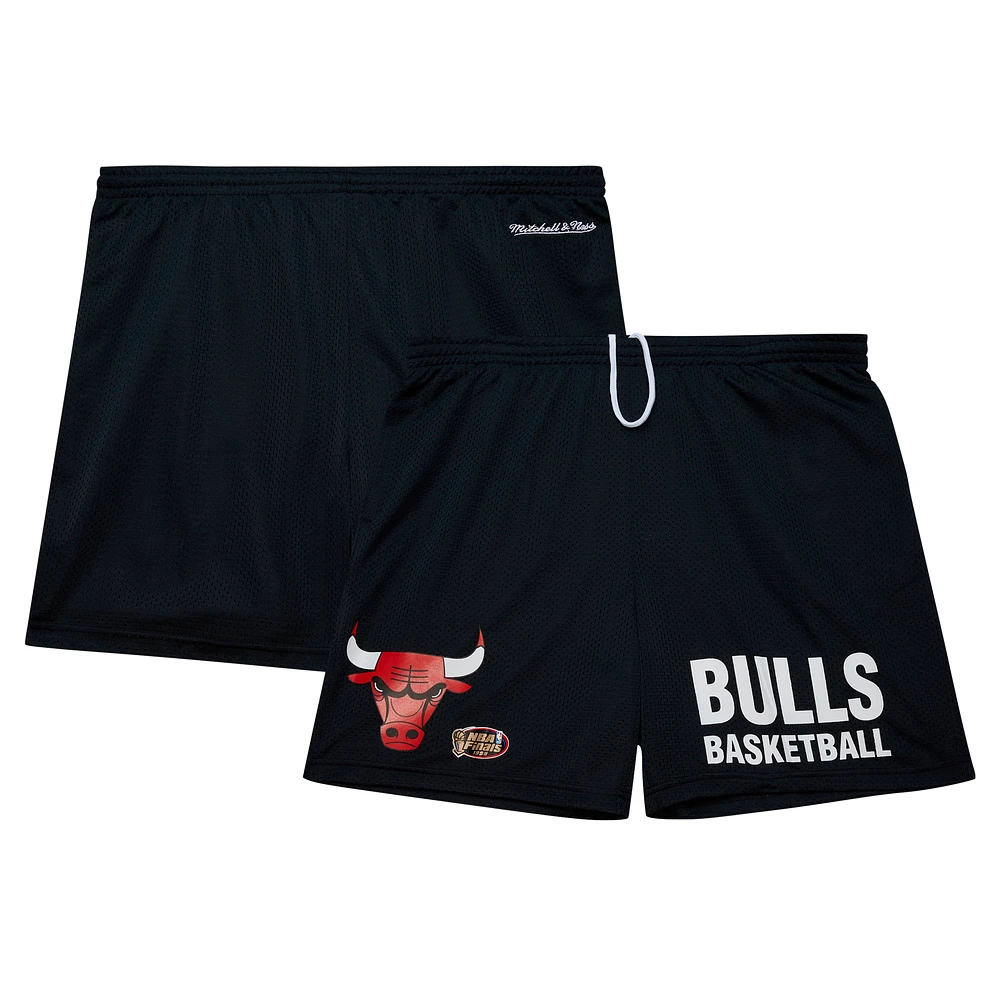 Men's Mitchell & Ness Black Chicago Bulls Hardwood Classics Gameday Mesh Shorts