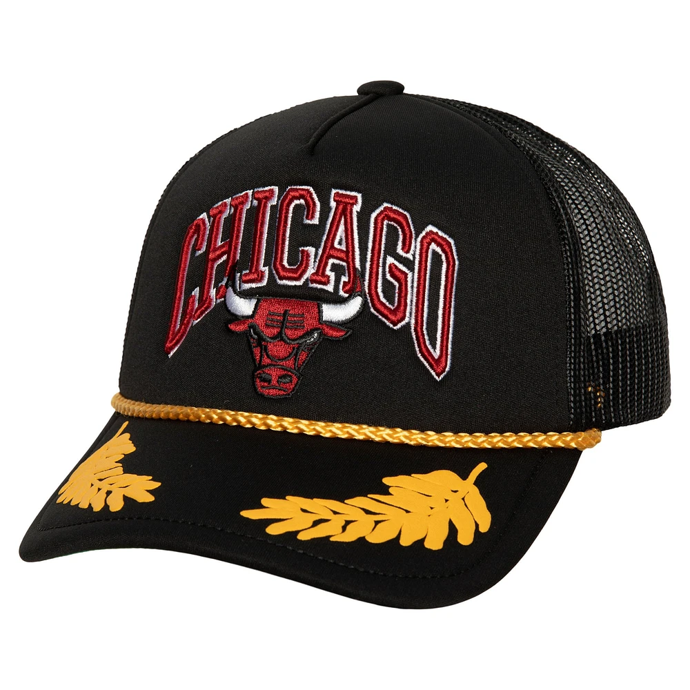 Men's Mitchell & Ness Black Chicago Bulls Hardwood Classics Gold Leaf Mesh Trucker Snapback Hat