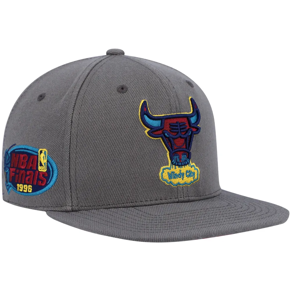 Men's Chicago Bulls Mitchell & Ness Red 1992 XL Finals Patch Snapback Hat
