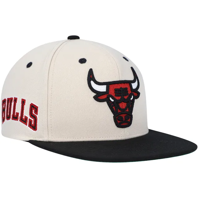 Mitchell & Ness Branded Core Strapback Hat - Black - One Size