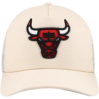 Casquette réglable crème Chicago Bulls Trucker Mitchell & Ness pour hommes