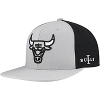 Men's Mitchell & Ness Gray Chicago Bulls Core Snapback Hat