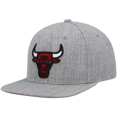 Chicago Bulls Mitchell & Ness English Dropback Snapback Hat - Red