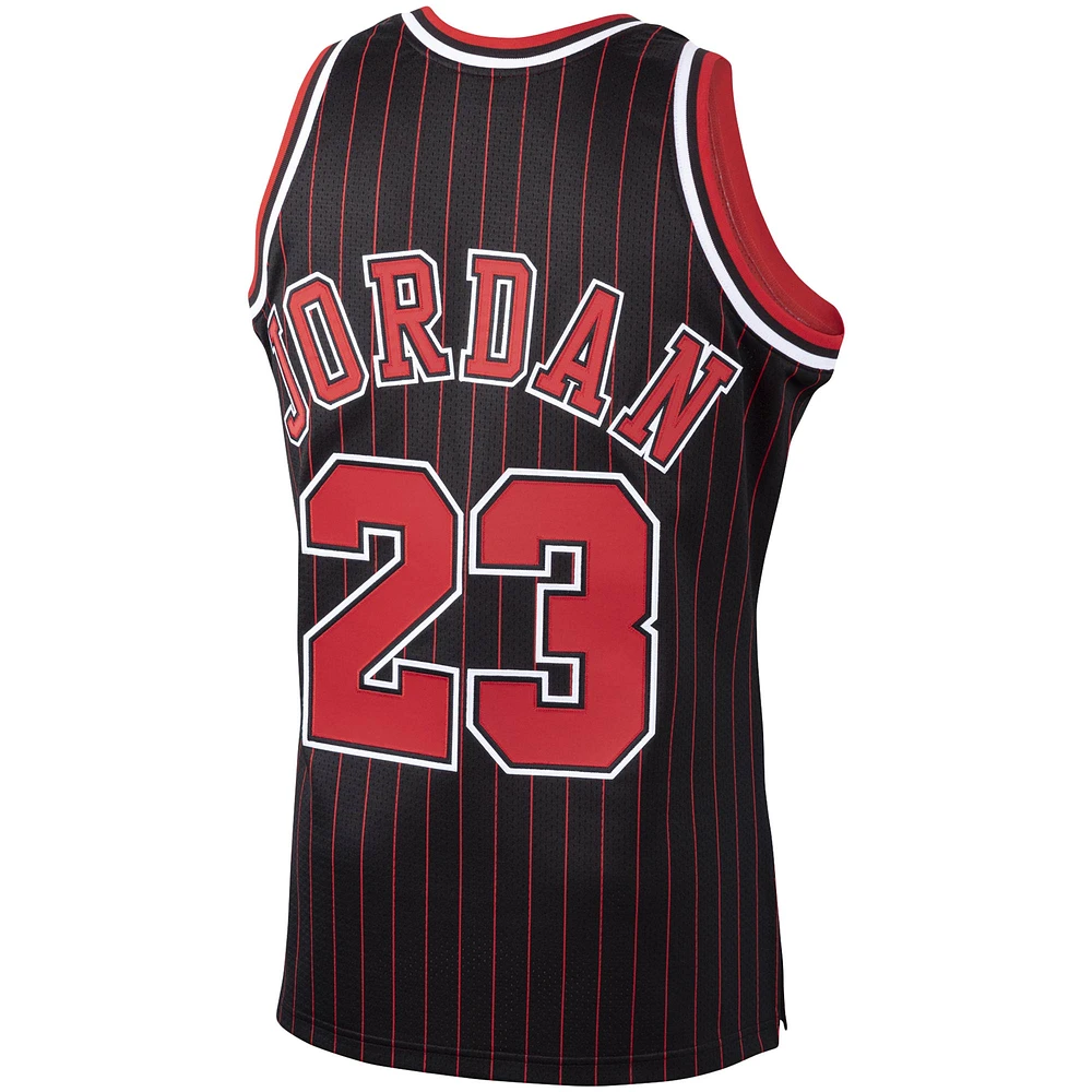 Maillot authentique Mitchell & Ness Michael Jordan Chicago Bulls 1995/96 Hardwood Classics pour homme