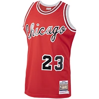 Mitchell & Ness Michael Jordan Red Chicago Bulls 1984 authentique joueur à la retraite pour homme - Maillot