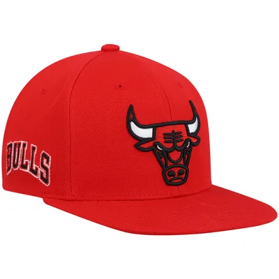 Chicago Bulls Mitchell & Ness Core Side Snapback Hat - Red