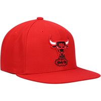 Men's Mitchell & Ness Red Chicago Bulls Hardwood Classics English Dropback - Snapback Hat