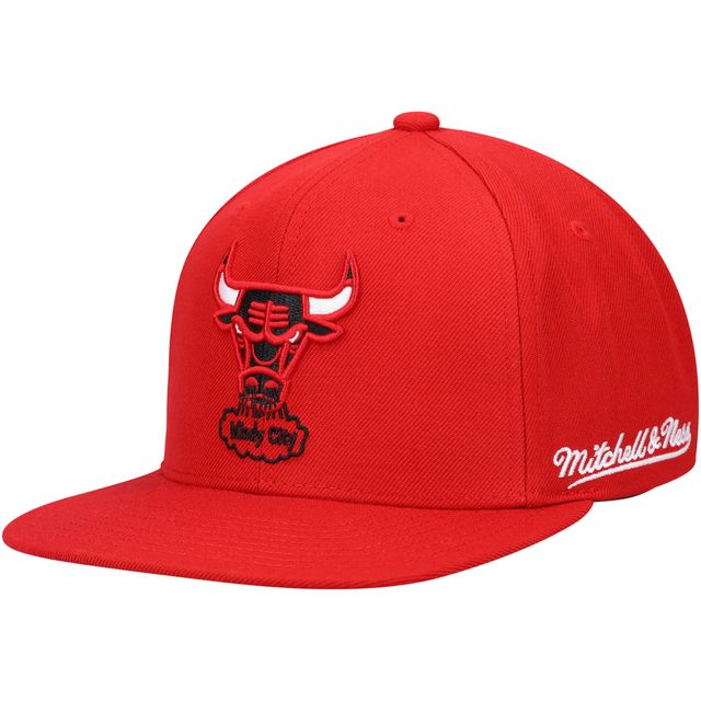 Chicago Bulls Hardwood Classics English Dropback Mitchell & Ness pour homme rouge - Casquette à bouton-pression