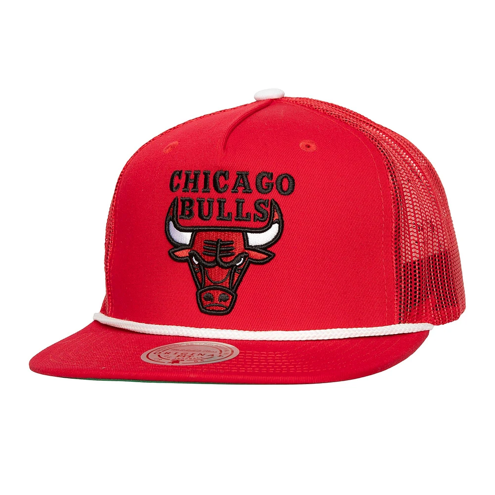 Men's Mitchell & Ness Red Chicago Bulls Roper Meshback Trucker Snapback Hat