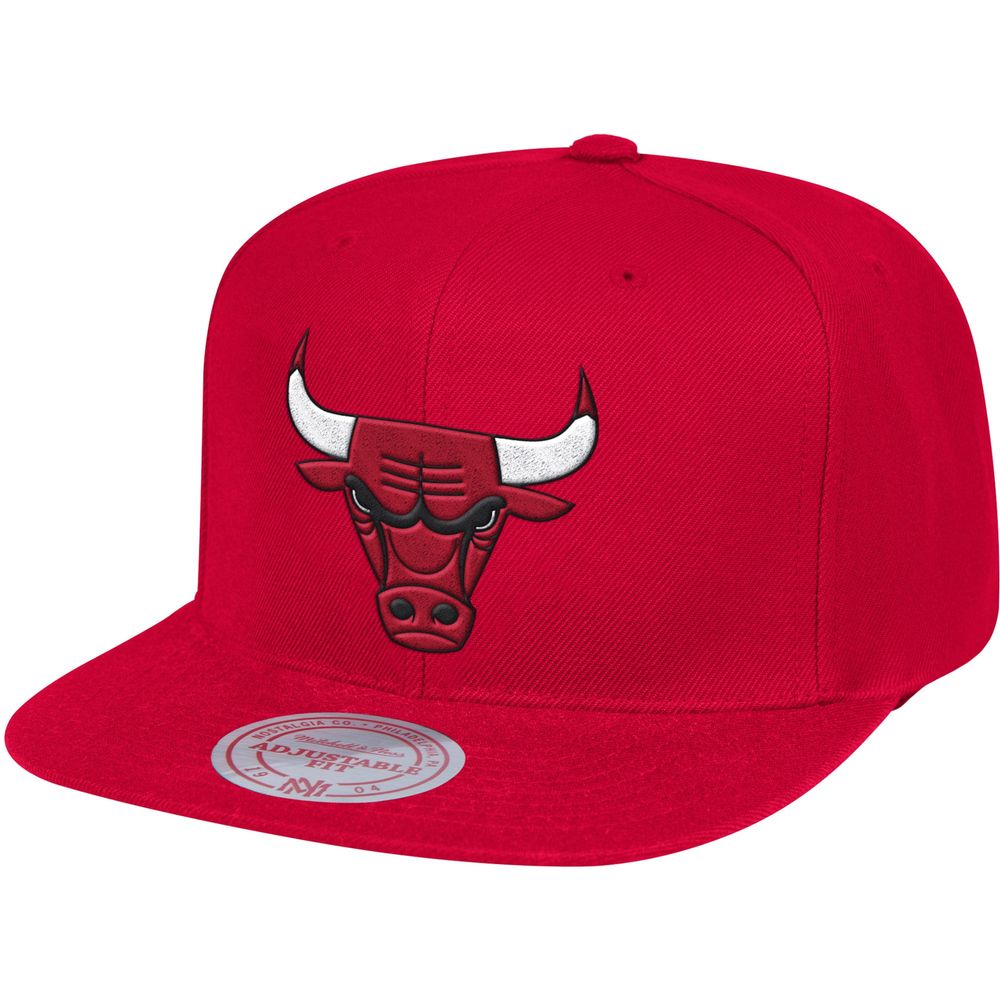 Mitchell & Ness Red / White Chicago Bulls Snapback Hat