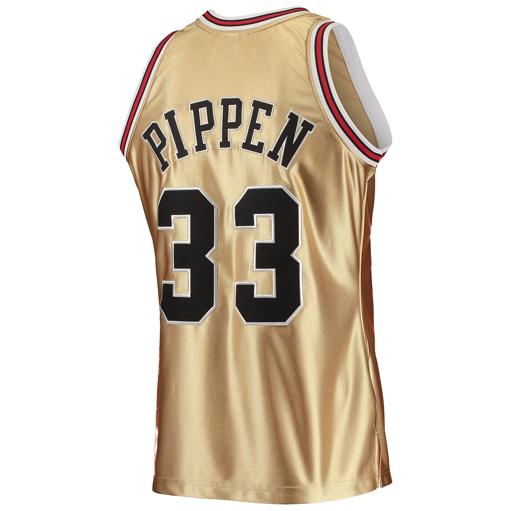 Homme Mitchell & Ness Scottie Pippen Gold Chicago Bulls 75e anniversaire 1997/98 Hardwood Classics Swingman Jersey