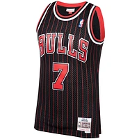 Maillot Swingman Mitchell & Ness Toni Kukoc Chicago Bulls 1995/96 Hardwood Classics noir pour homme