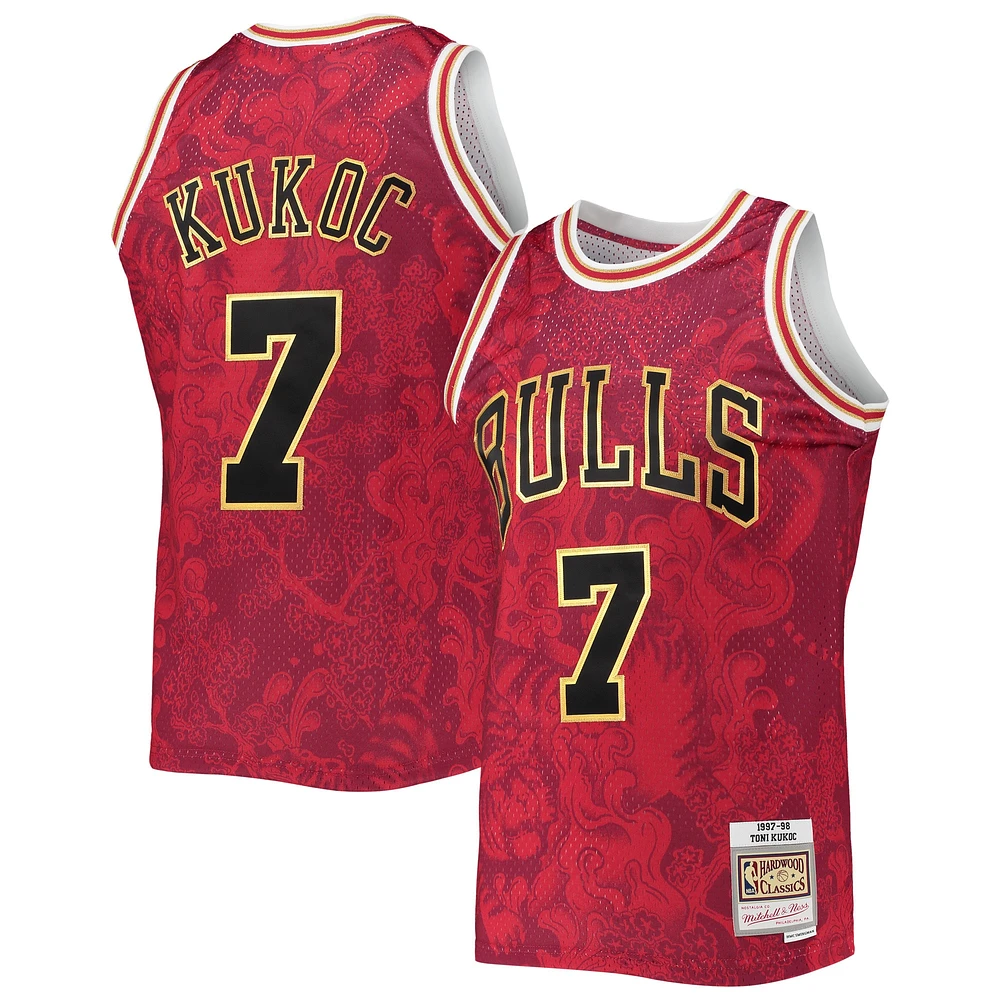 Maillot Swingman du Nouvel An lunaire Mitchell & Ness Toni Kukoc rouge Chicago Bulls Hardwood Classics 1997/98 pour hommes