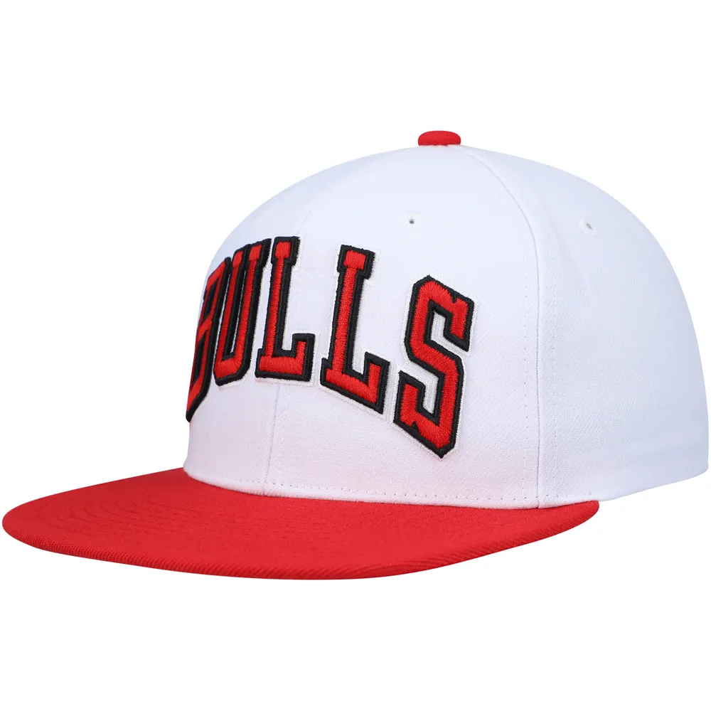 Mitchell & Ness Chicago Bulls Snapback Cap Mens Hat (White/Red)