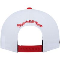 Men's Mitchell & Ness White/Red Chicago Bulls Hardwood Classics Snapback Hat