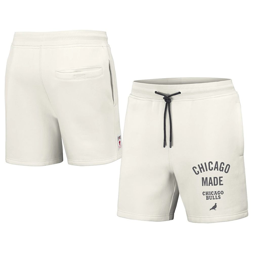 Short en polaire épais NBA x Staple Chicago Bulls Pigeon pour homme crème