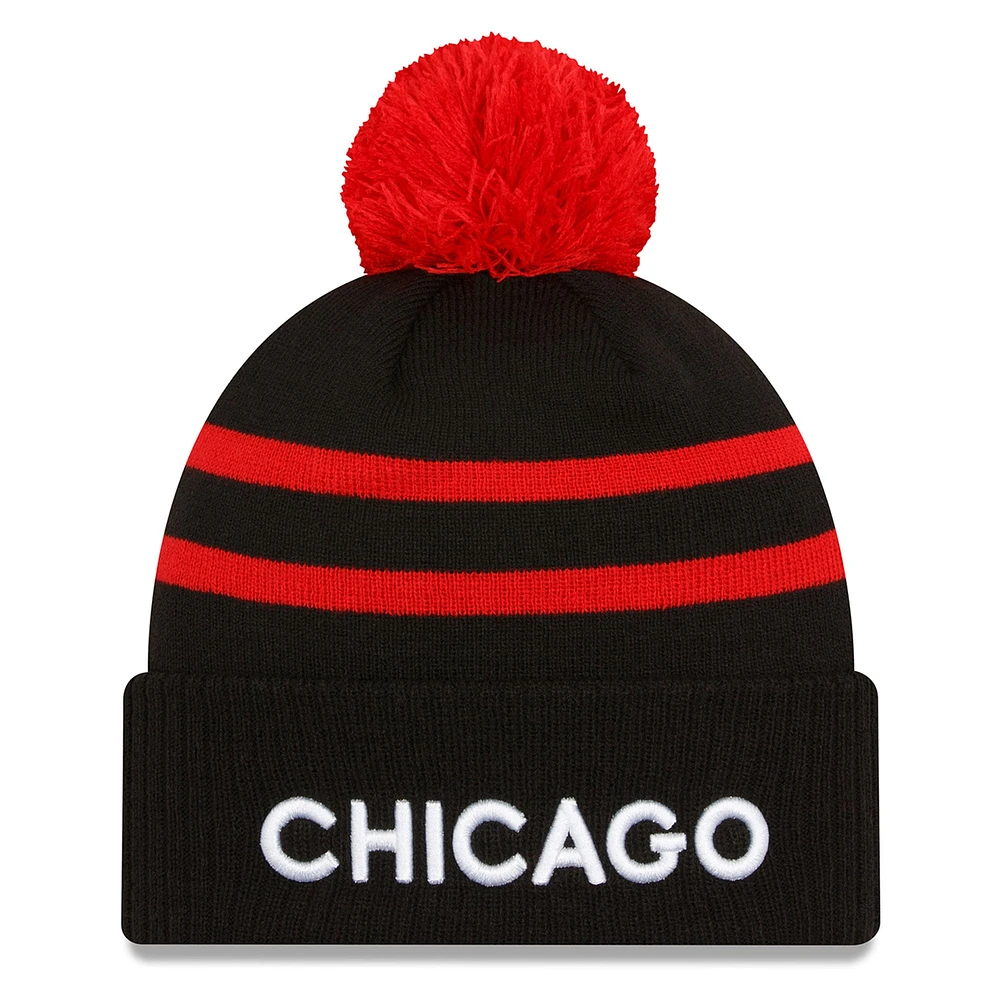 Bonnet en tricot à pompon à revers New Era pour homme noir des Chicago Bulls 2023/24 City Edition