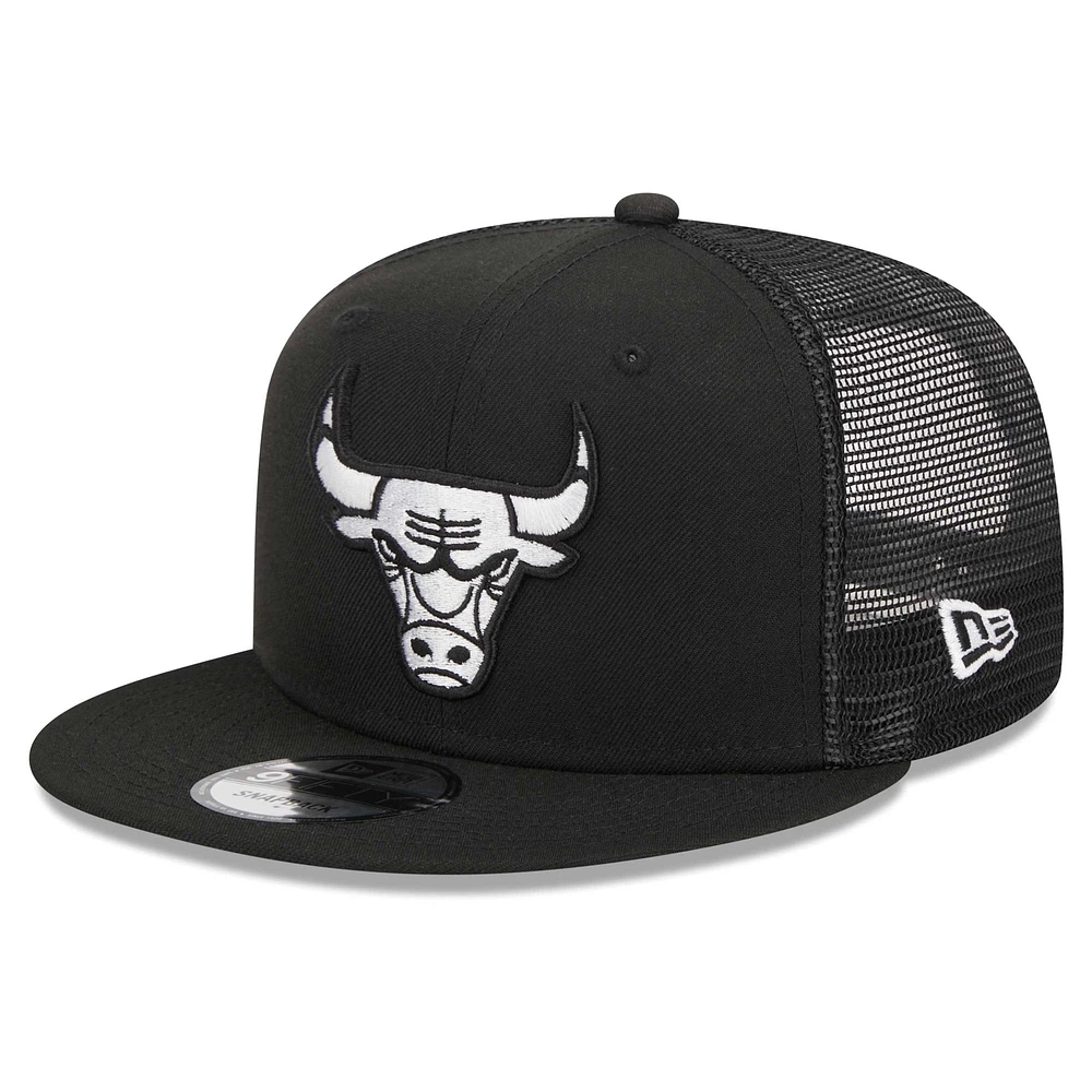 Men's New Era Black Chicago Bulls 9FIFTY Snapback Trucker Hat