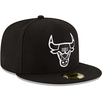 Men's New Era Black Chicago Bulls & White Logo 59FIFTY Fitted Hat