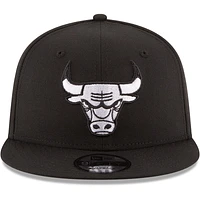 Men's New Era Black Chicago Bulls Black & White Logo 9FIFTY Adjustable Snapback Hat