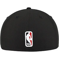 Men's New Era Black Chicago Bulls Blackout Shadow Logo 59FIFTY Fitted Hat