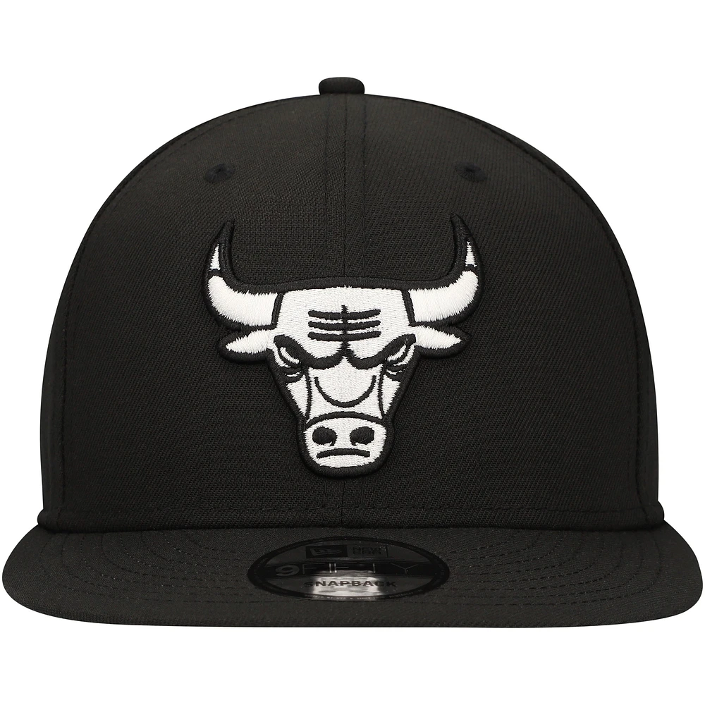 Men's New Era Black Chicago Bulls Chainstitch 9FIFTY Snapback Hat