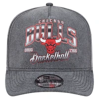 Men's New Era  Charcoal Chicago Bulls Throwback Washed Pre-Curved 9FIFTY Snapback Hat