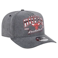 Men's New Era  Charcoal Chicago Bulls Throwback Washed Pre-Curved 9FIFTY Snapback Hat