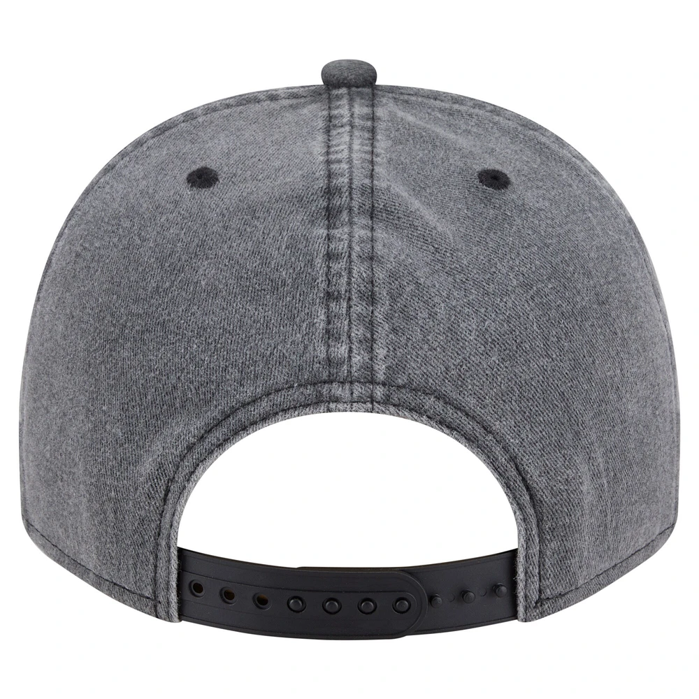 Men's New Era  Charcoal Chicago Bulls Throwback Washed Pre-Curved 9FIFTY Snapback Hat
