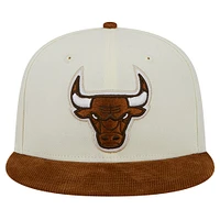 Casquette ajustée 59FIFTY à visière en velours côtelé bicolore Chicago Bulls New Era pour homme crème/marron