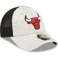 Men's New Era Gray/Black Chicago Bulls Active 9FORTY Snapback - Hat